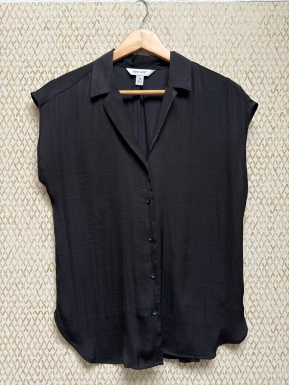 Nine West Black Sleeveless Button Down Shirt Blouse Minimal Chic XS